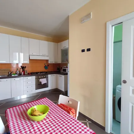 Moderna Abitazione In Centro דירה *