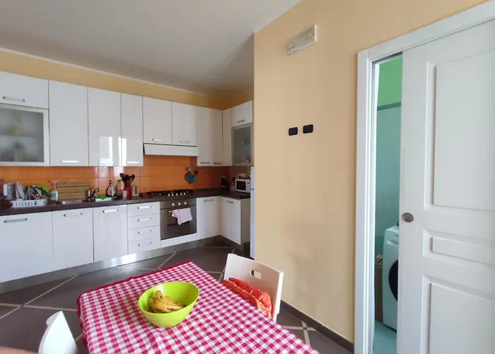 Moderna Abitazione In Centro شقة *