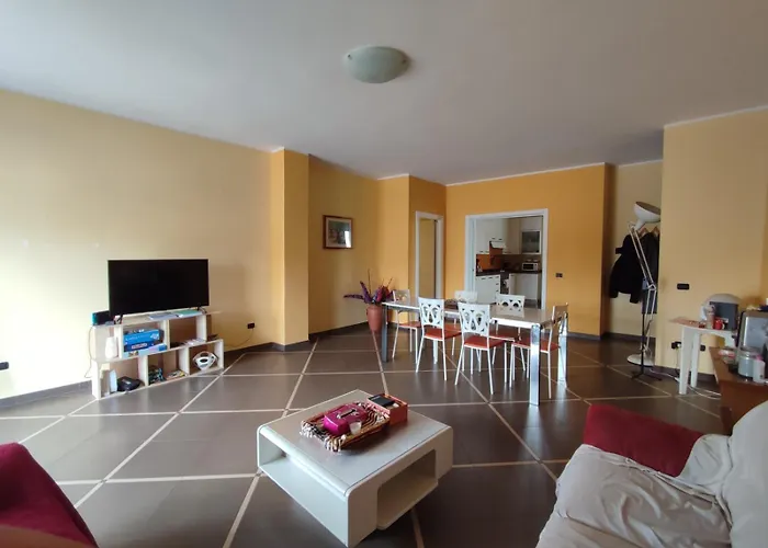 Moderna Abitazione In Centro شقة *